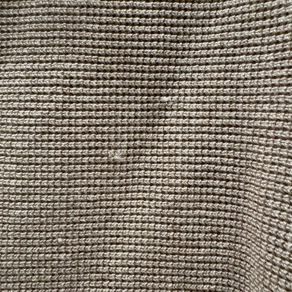 CYRUS NYC Oat Colored Knit V-Neck Top NWT - Picture 3 of 4